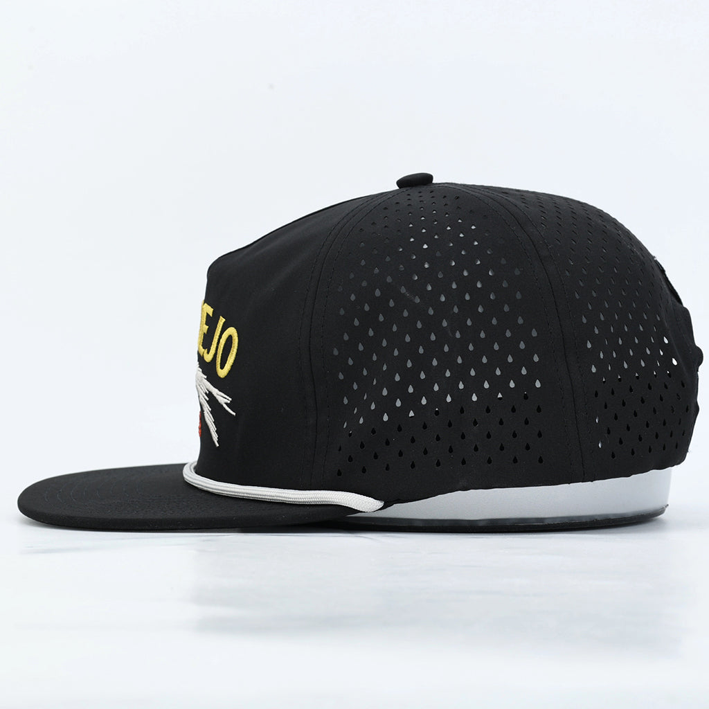 Deceiver Hat in Black